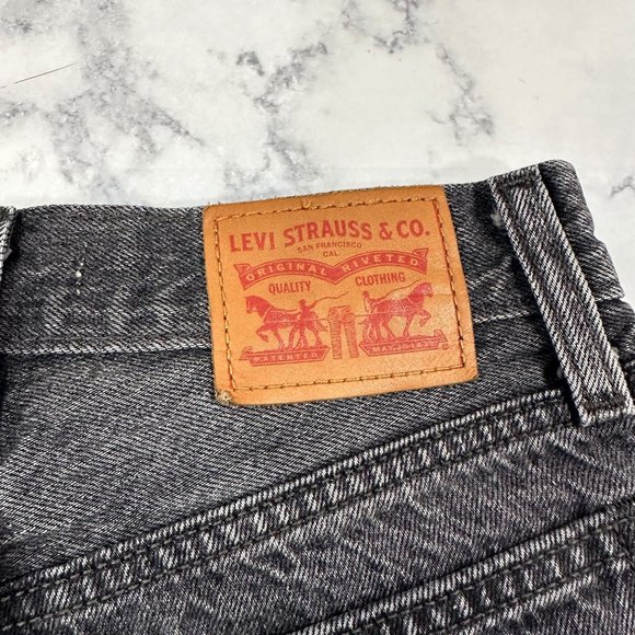 Levi's Wedgie Short in Bling Bling - Picture 7 of 12